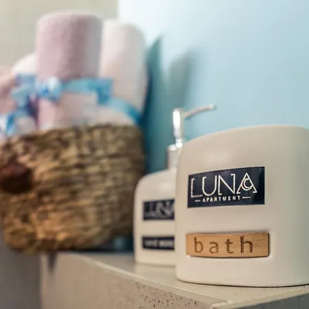 Luna Apartment *